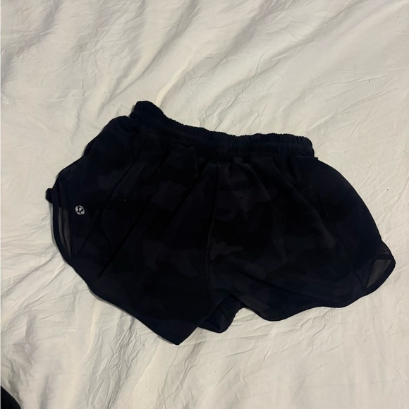 Hotty Hot 2.5in low rise shorts - Picture 3 of 3